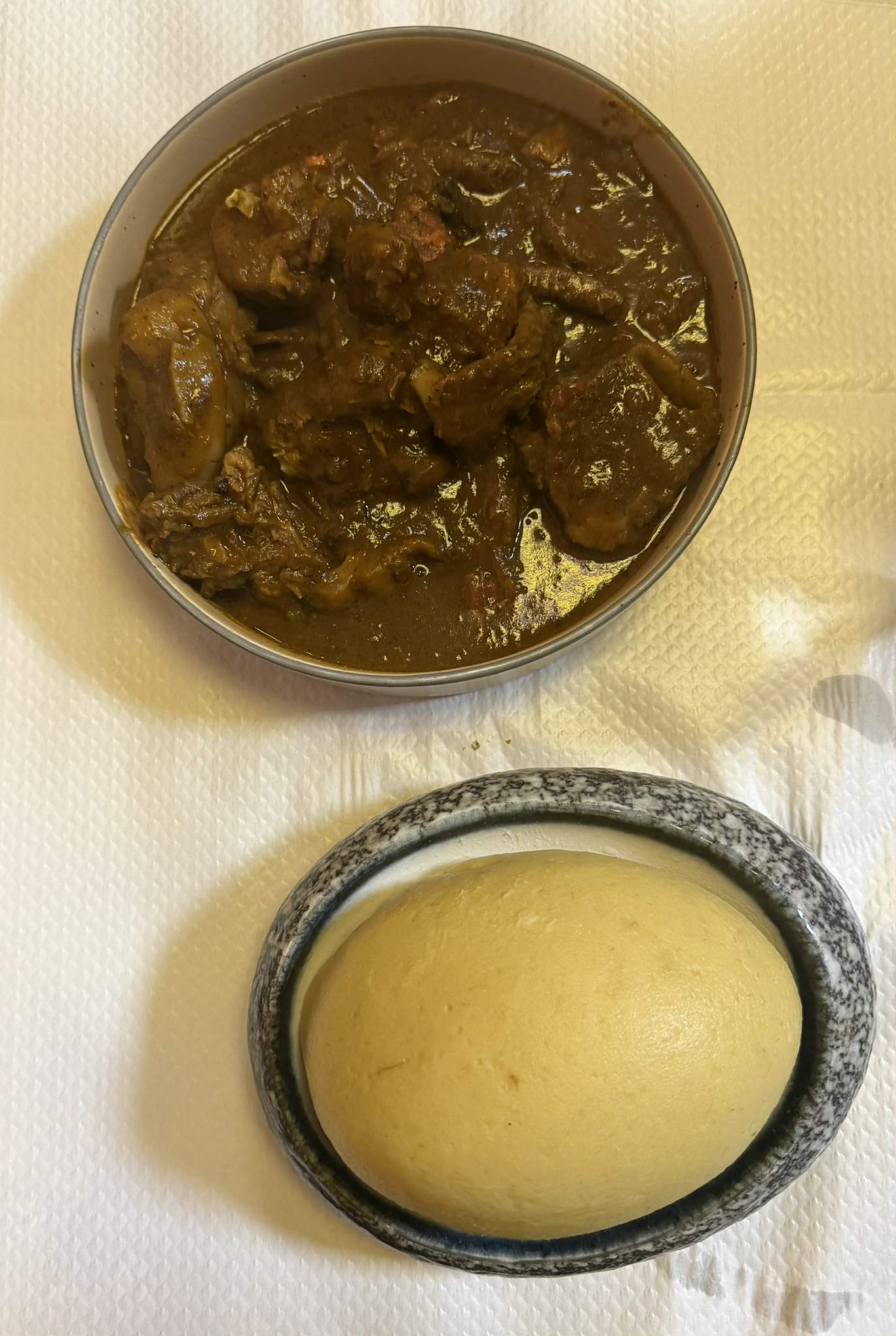 Foutou banane et sauce graine de L'Ehotilé Chez Chichi